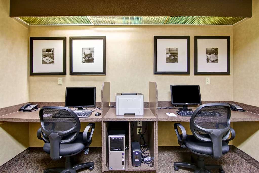 Ramada By Wyndham Ponoka Hotel Facilities photo